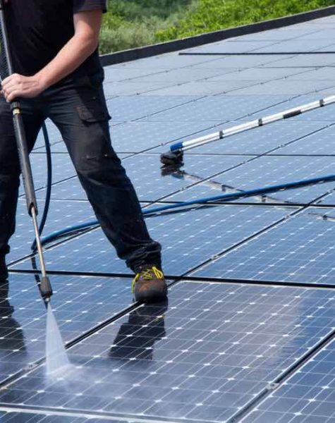 Panel-solar-limpieza